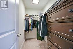 Walk-in Closet - 