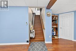 Chair can be removed before closing. - 