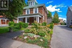 17 PARK AVENUE  Halton Hills, ON L7J 1Y3