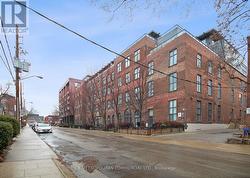 405 - 363 SORAUREN AVENUE Toronto, ON M6R 3C2