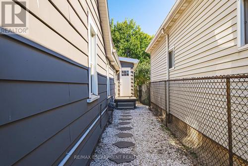 24 Rowanwood Street, Hamilton, ON 
