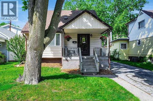 1353 George AVENUE  Windsor, ON N8Y 2X8