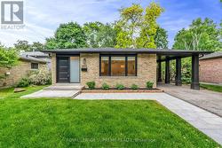 MAIN - 485 ANTHONY DRIVE  Oakville, ON L6J 2K6