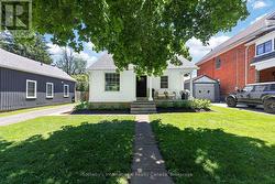 131 BRUCE STREET S  Blue Mountains, ON N0H 2P0