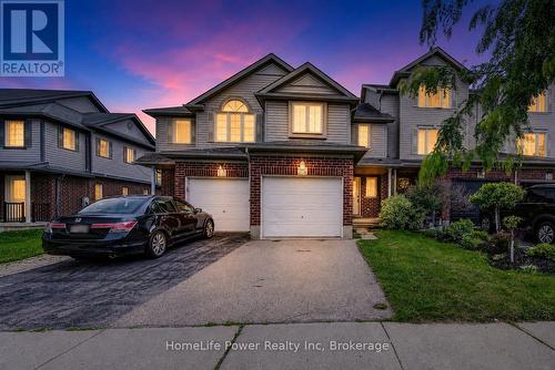 208 FEATHERSTONE CRESCENT  Kitchener, ON N2R 1Z3