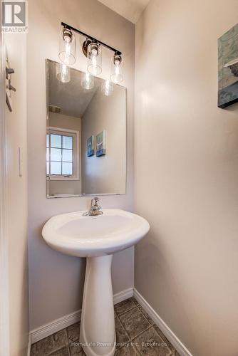 208 Featherstone Crescent, Kitchener, ON 