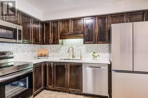 208 Featherstone Crescent, Kitchener, ON 
