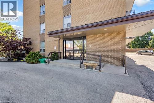437 ST. PAUL Avenue Unit# 402 , Brantford, Ontario N3R 4N8 2