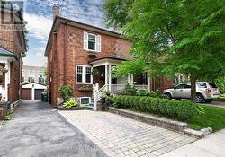 17 ELVINA GARDENS  Toronto, ON M4P 1X7