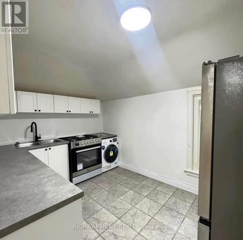 216 John Street N, Hamilton, ON - Indoor Photo Showing Kitchen