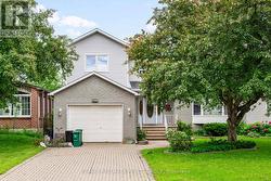 477 DUVERNAY DRIVE Ottawa, ON K1E 2N7