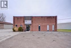 114 EASTON Road  Brantford, ON N3P 1J5