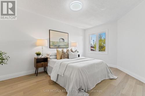 1521 Roseway Drive, Mississauga, ON 