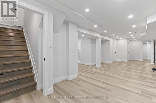1521 Roseway Drive, Mississauga, ON 