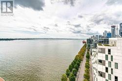 LPH12 - 155 MERCHANTS' WHARF Toronto, ON M5A 0P2
