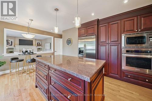 Wall mount oven/microwave.  Great lighting! - 72 Bonacres Avenue, Toronto, ON 