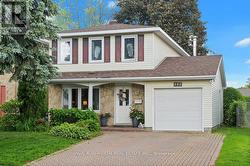157 CRAIG HENRY DRIVE  Ottawa, ON K2G 3Z8