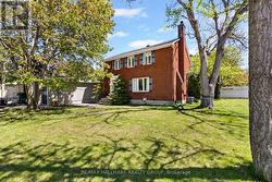 824 BYRON AVENUE  Ottawa, ON K2A 0H7