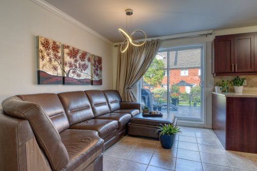 Dinette - 22 Tsse Monet, Pointe-Claire, QC 