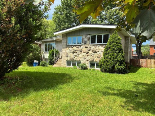 660 Rue Verdure  Brossard, QC J4W 1R3