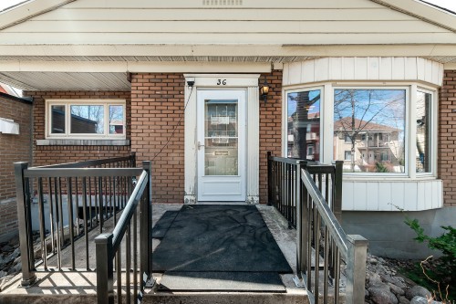 Façade - 36 Av. Dubé, Montréal-Est, QC 