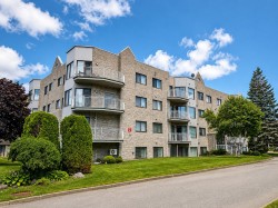303-5250 Rue Riviera  Montréal (Pierrefonds-Roxboro), QC H8Z 3H2
