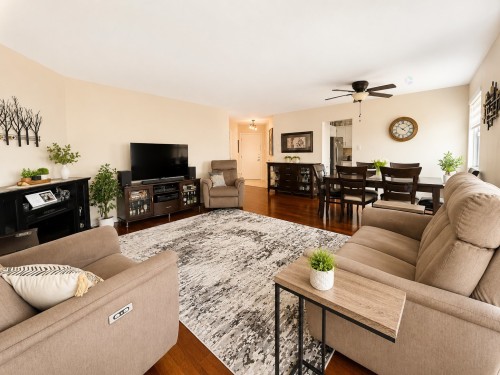 Living Room - 303-5250 Rue Riviera, Montréal (Pierrefonds-Roxboro), QC 