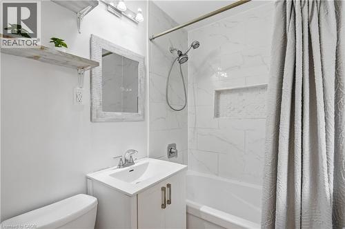 160 East 36Th Street, Hamilton, ON 