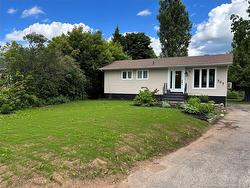 707 Parkwood ST Bathurst, NB E2A 4C2
