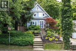 104 GIBSON Street  Grimsby, ON L3M 1G9