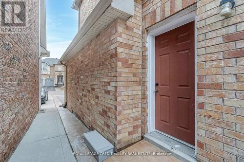 18 Trailhead Crescent, Brampton, ON 