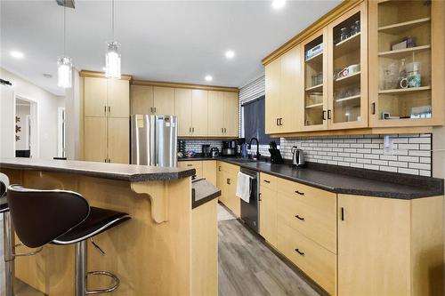 Kitchen with lots of storage - 6 Deer Ridge Road, Brandon, MB 