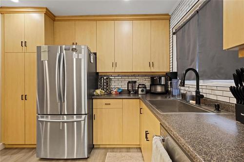 Stainless steel appliances - 6 Deer Ridge Road, Brandon, MB 