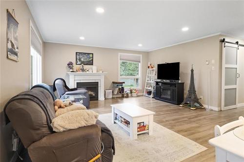 Large Living room - 6 Deer Ridge Road, Brandon, MB 