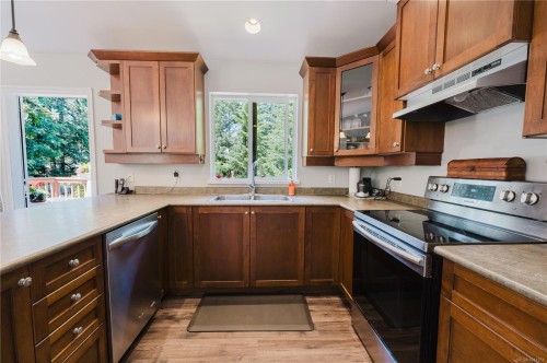 2925 Marshall Rd, Qualicum Beach, BC 