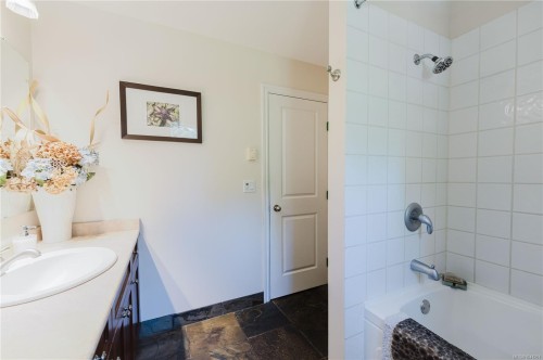 2925 Marshall Rd, Qualicum Beach, BC 