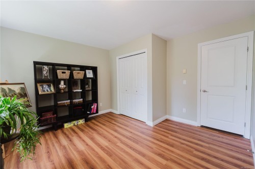 2925 Marshall Rd, Qualicum Beach, BC 