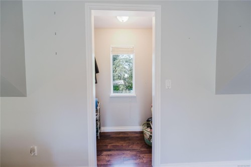 2925 Marshall Rd, Qualicum Beach, BC 
