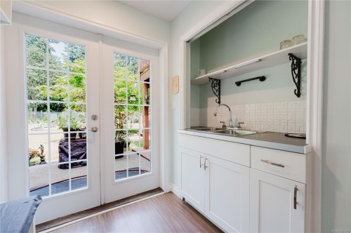 2925 Marshall Rd, Qualicum Beach, BC 
