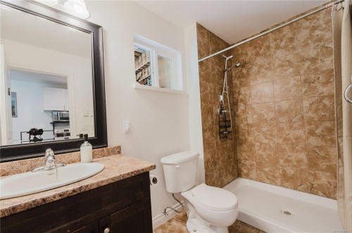 2925 Marshall Rd, Qualicum Beach, BC 