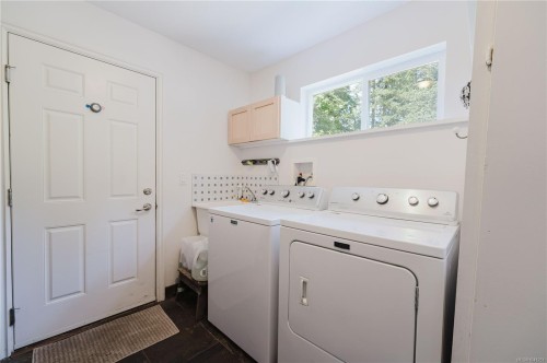 2925 Marshall Rd, Qualicum Beach, BC 