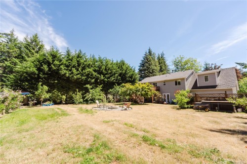 2925 Marshall Rd, Qualicum Beach, BC 