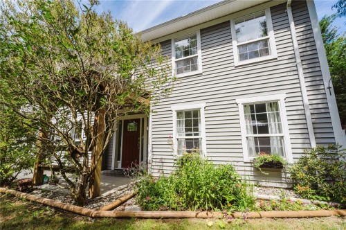 2925 Marshall Rd, Qualicum Beach, BC 