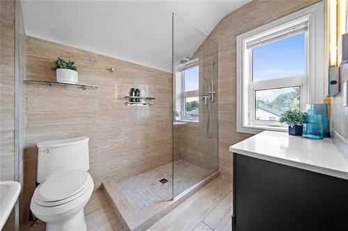 800 Spruce St, Winnipeg, MB 