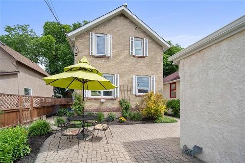 800 Spruce St, Winnipeg, MB 