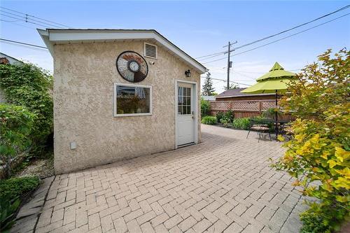800 Spruce St, Winnipeg, MB 