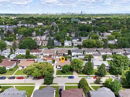 63 Poplarwood Ave, Winnipeg, MB 