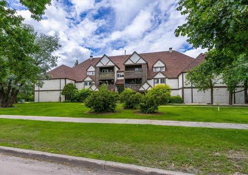 208-111 Swindon WAY  Winnipeg, MB R3P 0W2