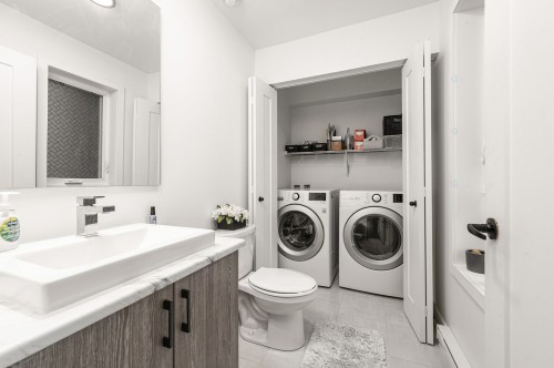 Salle de lavage - D-1 Av. De Galais, Laval (Laval-Des-Rapides), QC 