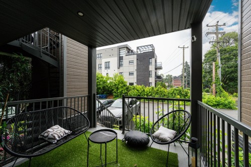 Balcon - D-1 Av. De Galais, Laval (Laval-Des-Rapides), QC 